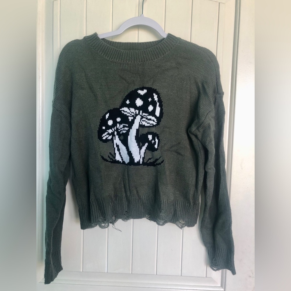 No Boundaries mushroom sweater sz medium